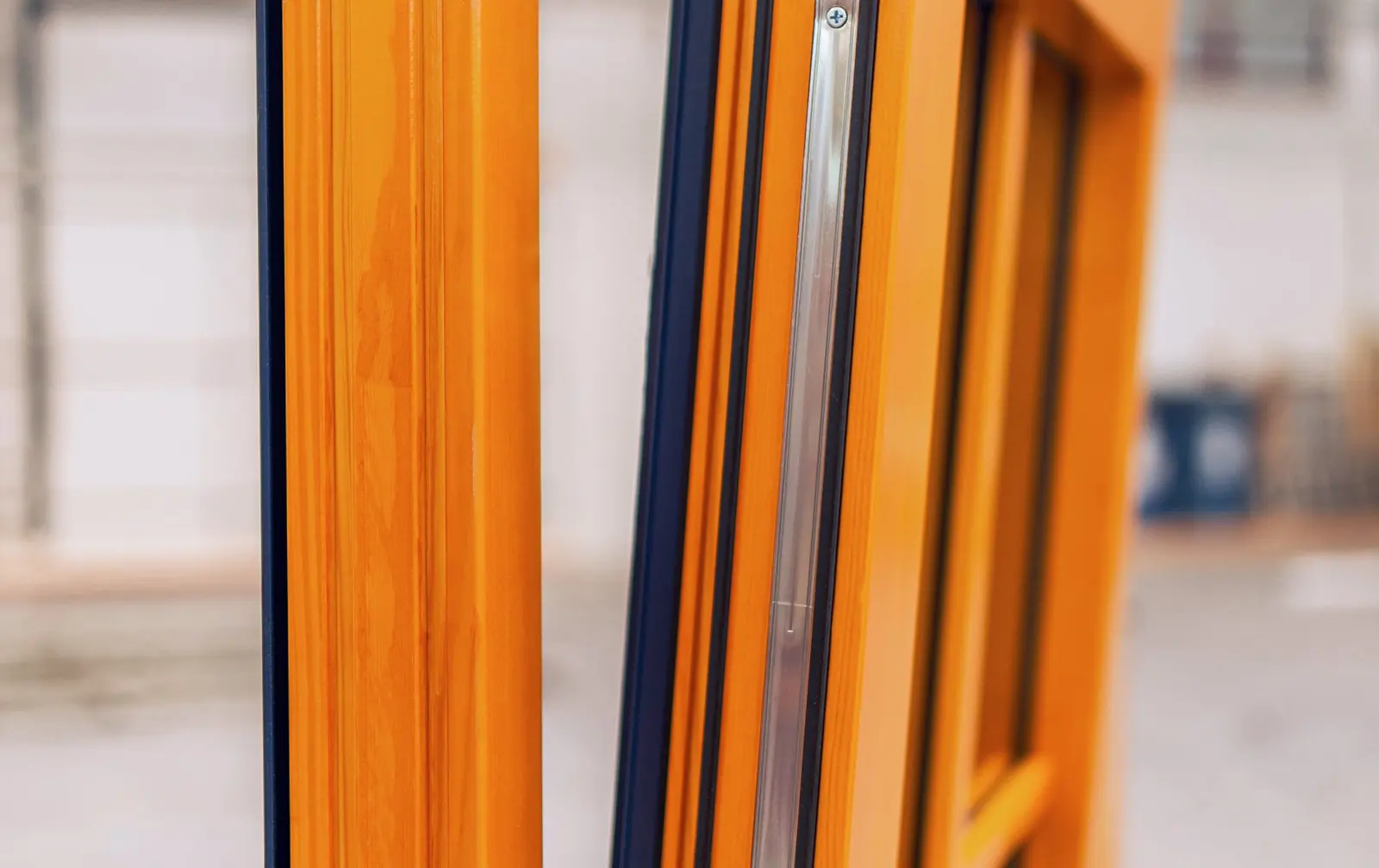 Wood-aluminum window sash: warm timber inside, aluminum cladding outside