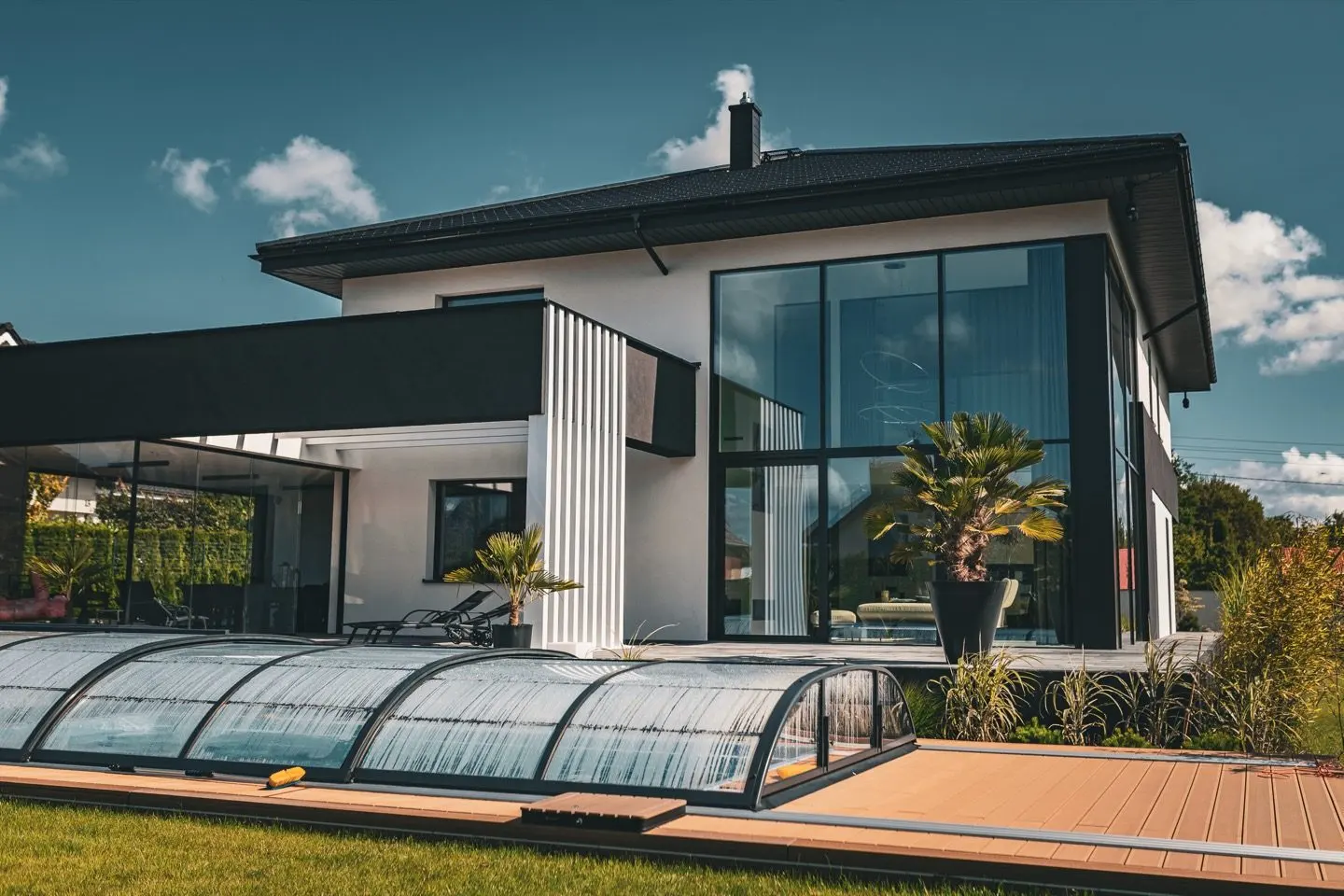 Inspiration, European project overseas: very low-energy house with large triple-glazed windows