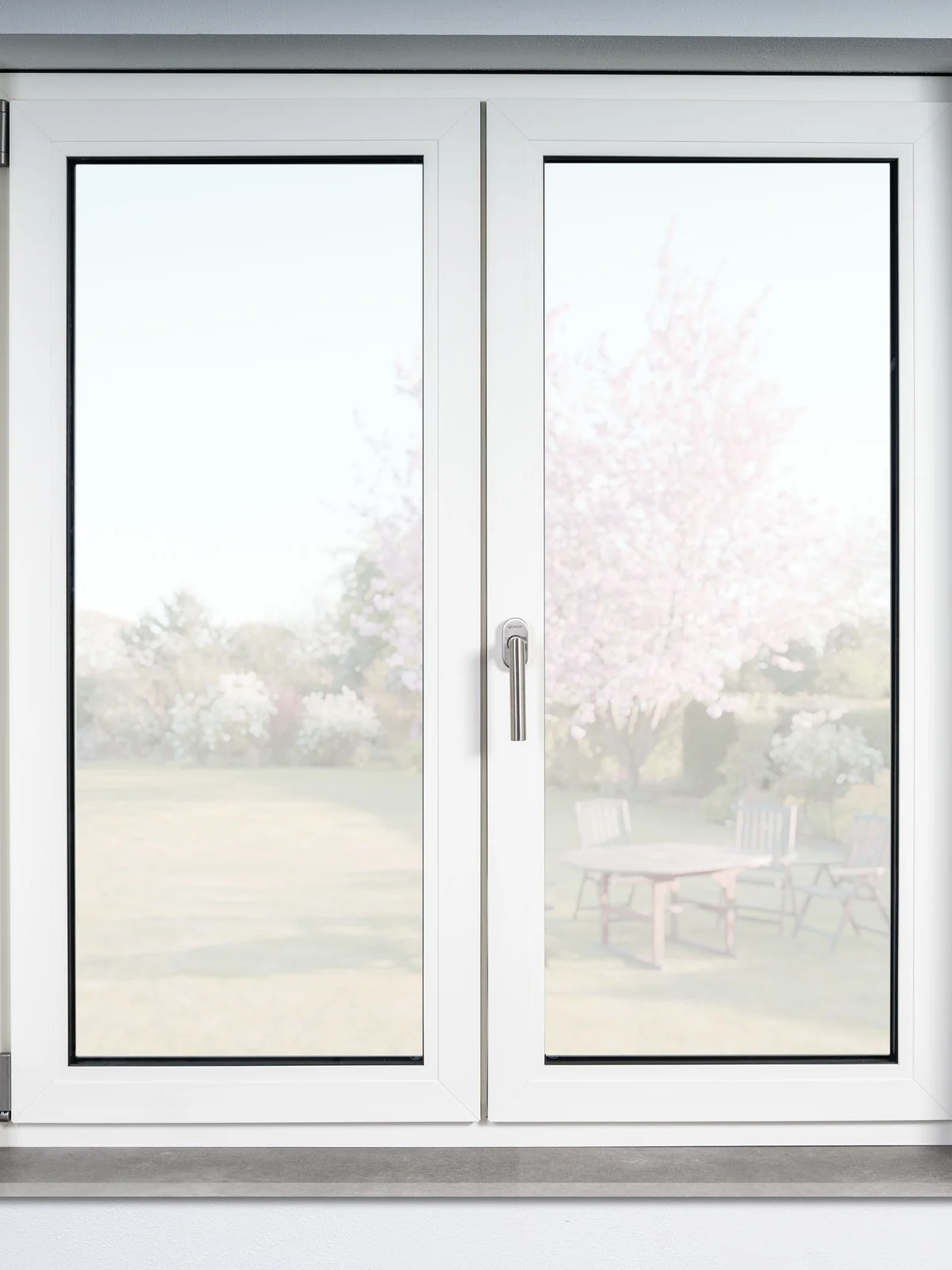P-500 uPVC tilt-and-turn window, white, two sashes, product view