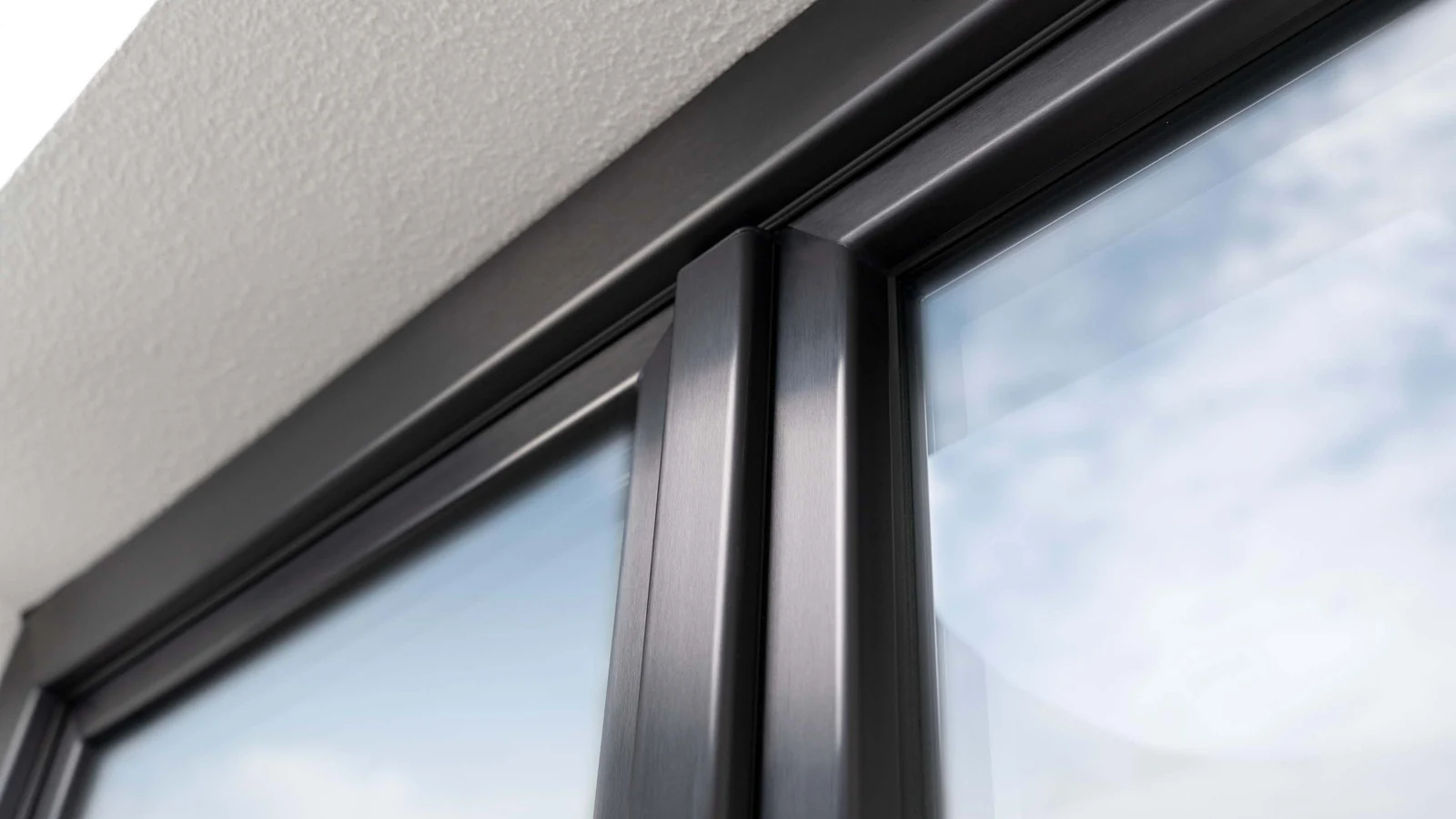 P-700 uPVC windows, anthracite, mullion and sashes seen from outside